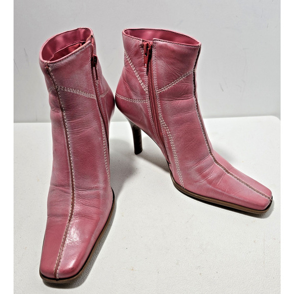 Diba Shoes - Diba USA Leather pink/white accents Remy Heeled Ankle Boots Western Style Sz 8